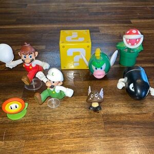 Super Mario Figures